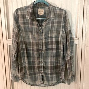 American Eagle - plaid light weight button down shirt- Large